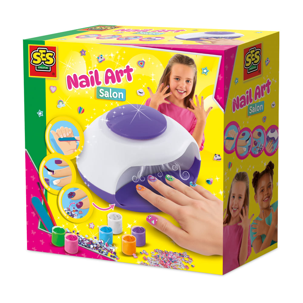 Nail art salon