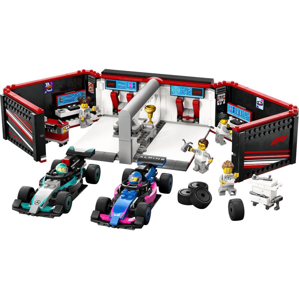 LEGO City F1 garage met Mercedes-AMG en Alpine auto's
