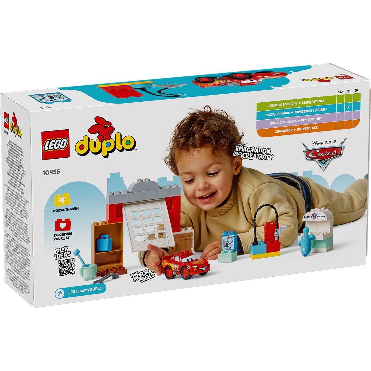 DUPLO Disney McQueens bezoek aan Docs garage