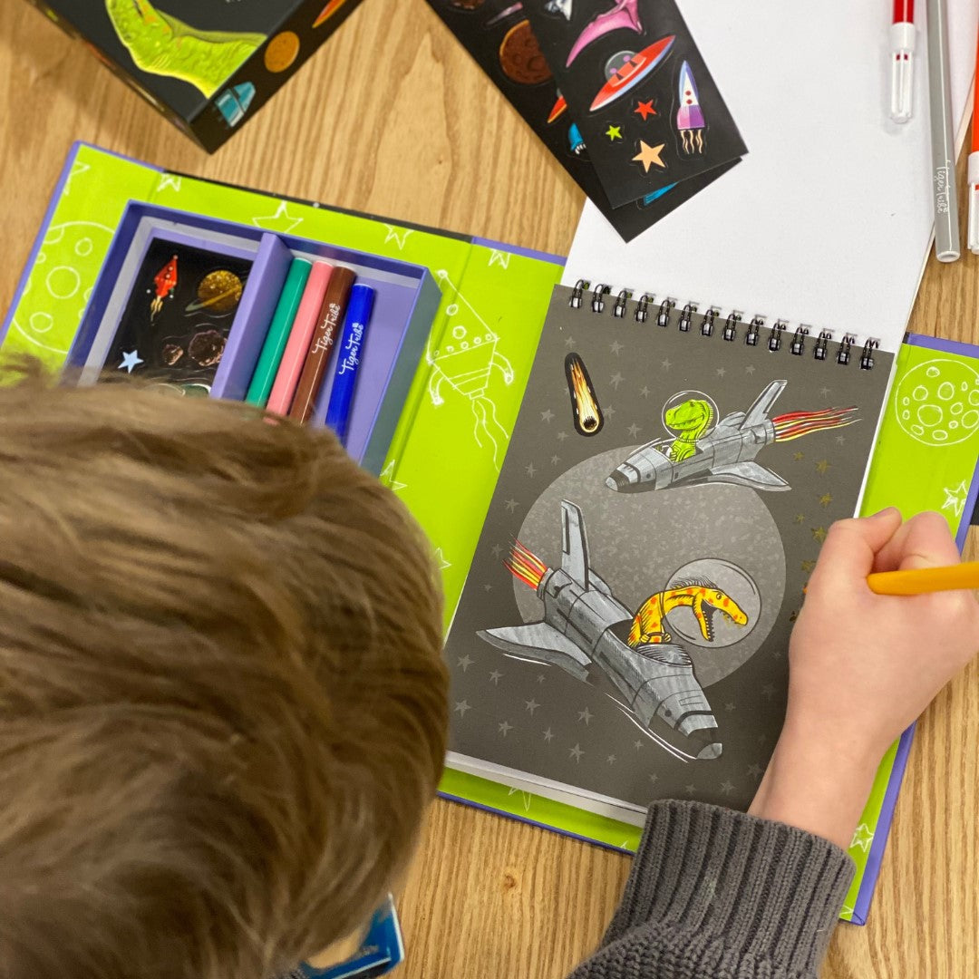 Kleur- en stickerset Dinos in Space, Tiger Tribe