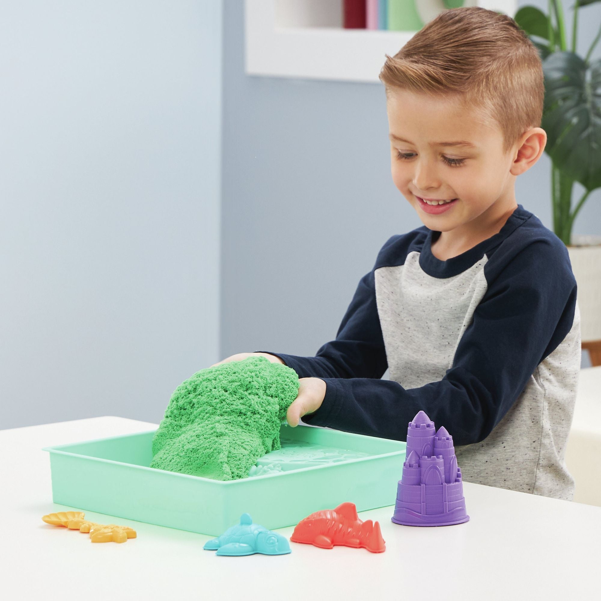 Kinetic Sand - Zandbak-Set Met 454 gram Groen Speelzand Opbergzandbak 4 Vormen En Gereedschap, Spin Master