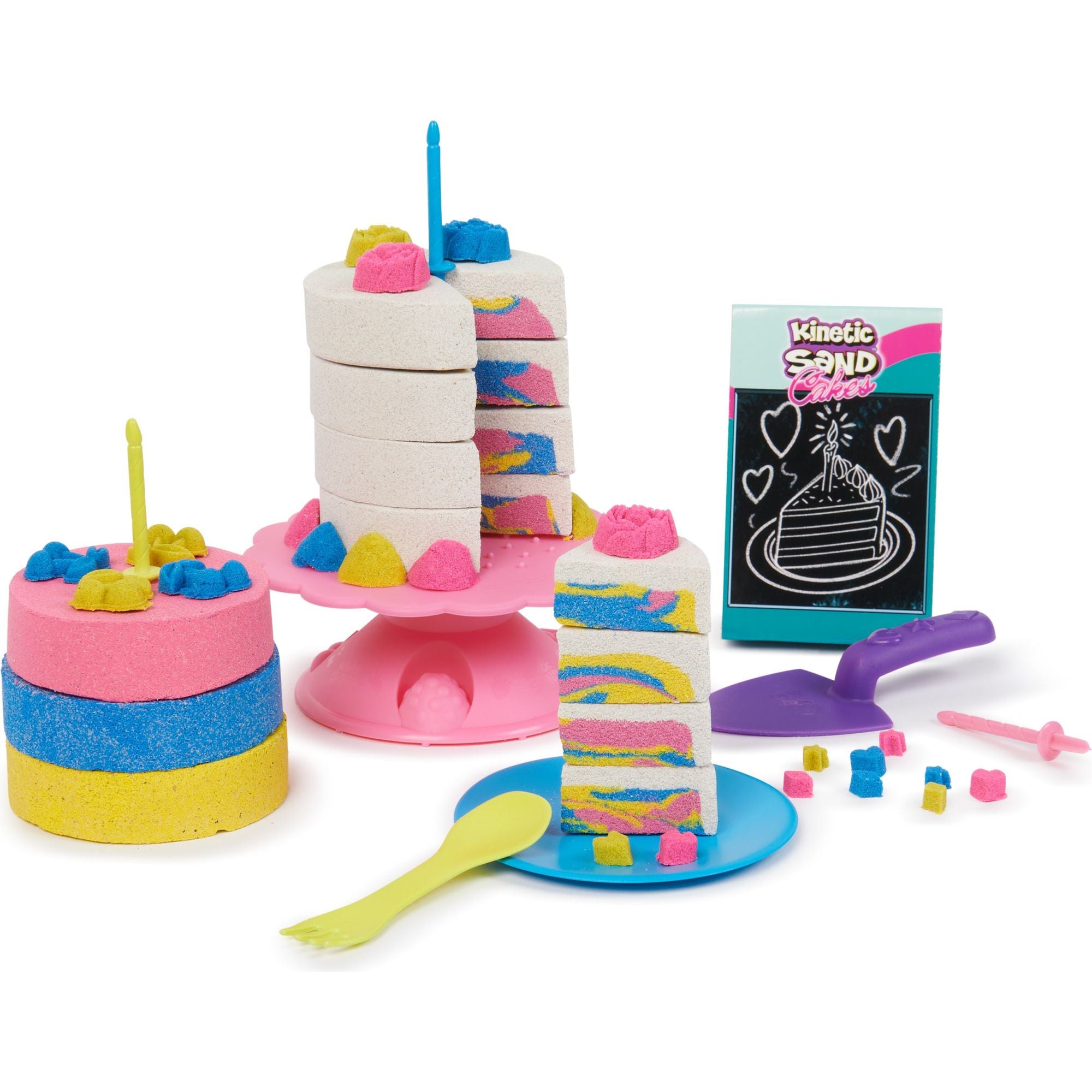 Kinetic Sand - Regenboogram Taartenwinkel - Met 680 gram Geel Roze Blauw En Naar Vanille Geurend Wit Speelzand - Met 10 Stuks Keukengerei En Accessoires, Spin Master