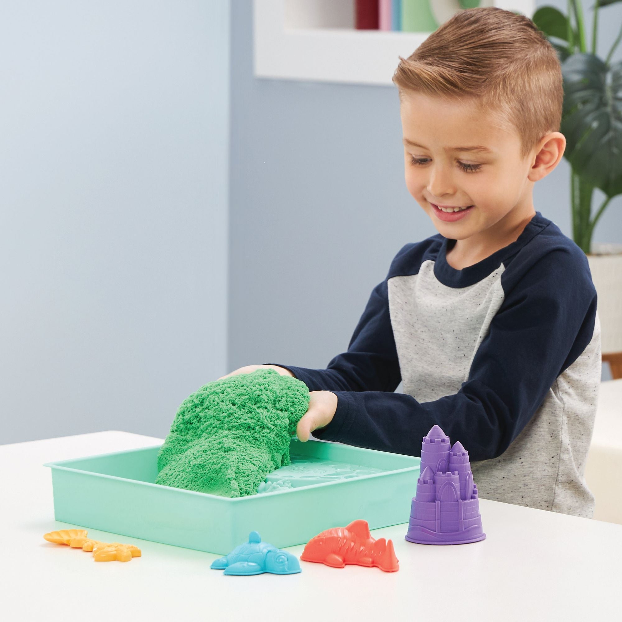 Kinetic Sand - Zandbak-Set Met 454 gram Groen Speelzand Opbergzandbak 4 Vormen En Gereedschap, Spin Master