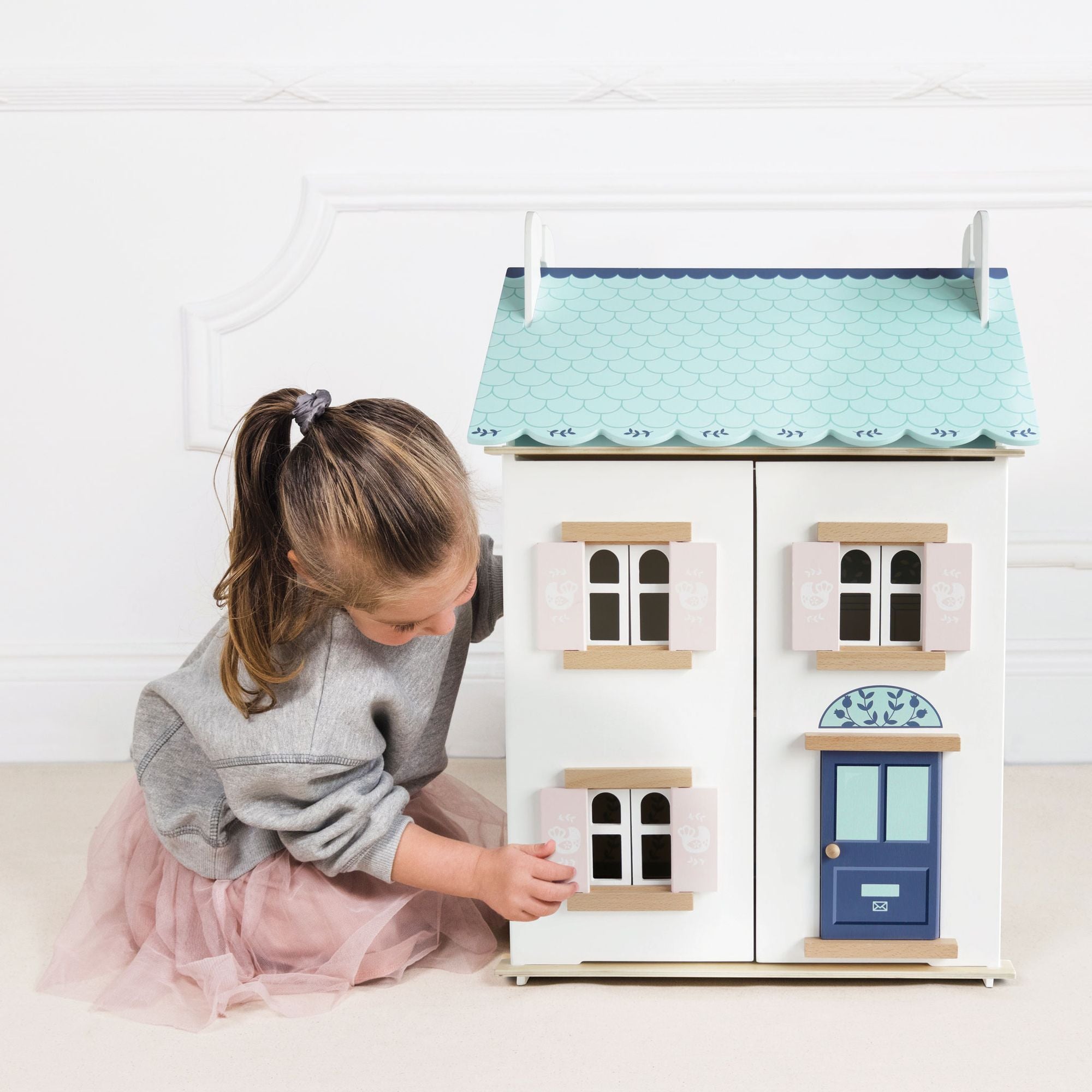 Bluebelle Wooden Dolls House - FSC 100%, Le Toy Van