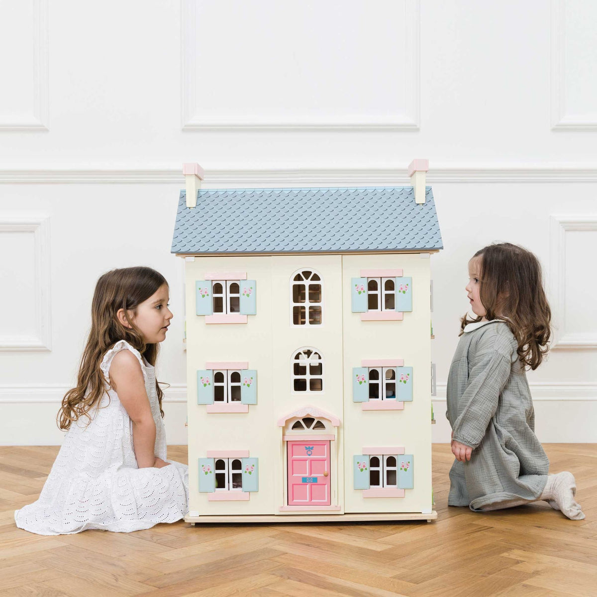 Cherry Tree Hall Wooden Dolls House - FSC 100%, Le Toy Van