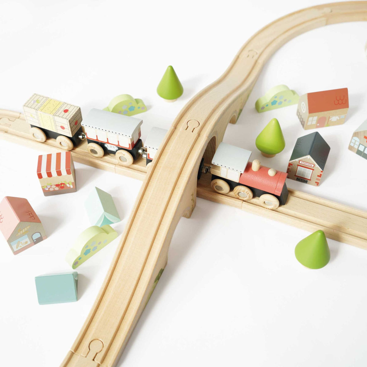 Figure of 8 Train Set - FSC 100%, Le Toy Van