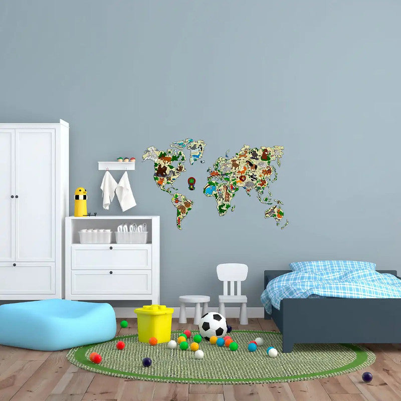 WORLD MAP ANIMALS L, Wooden City