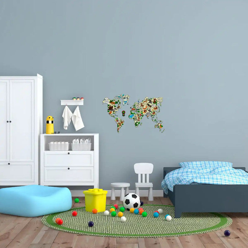 WORLD MAP ANIMALS M, Wooden City